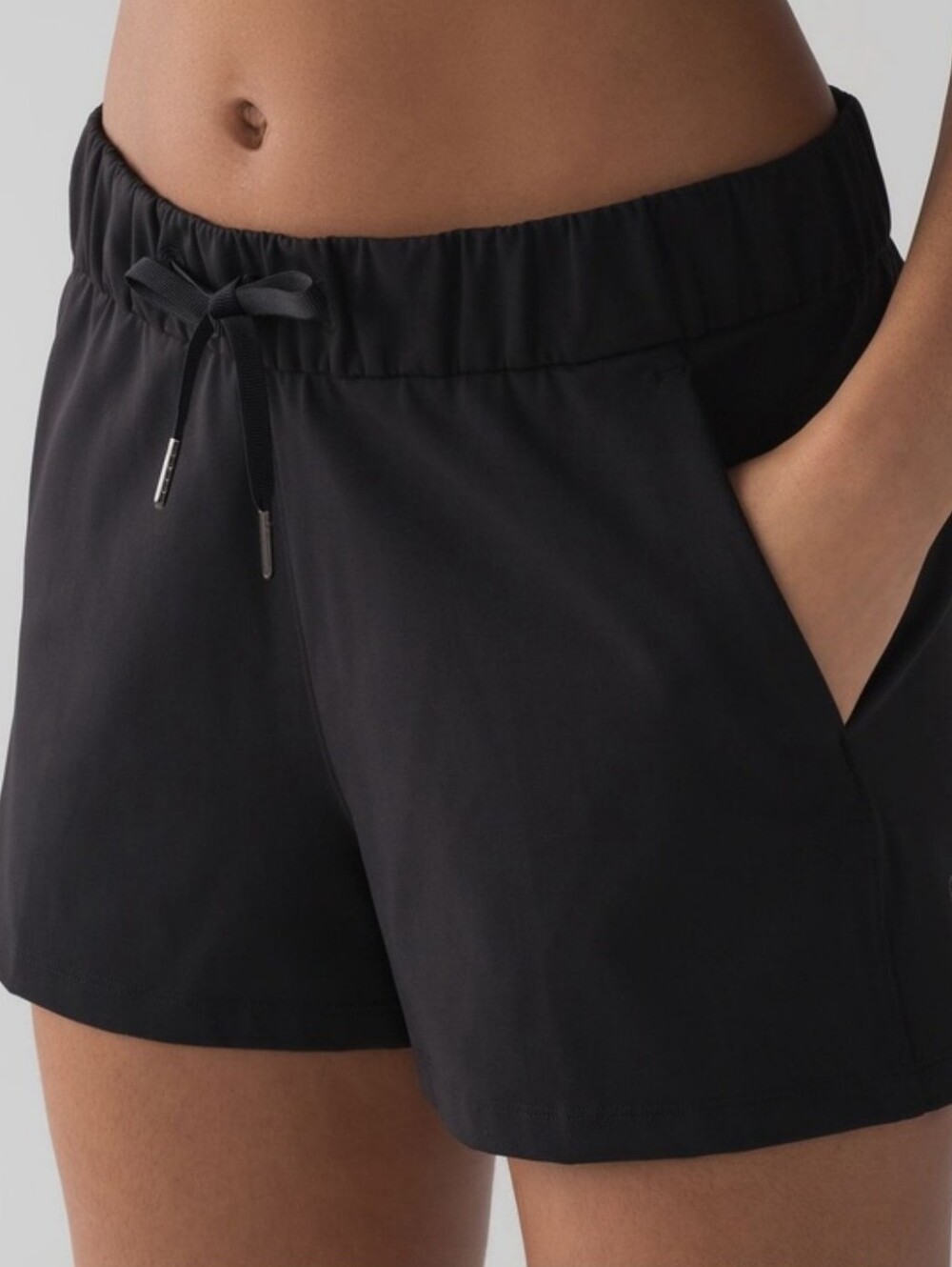 Lululemon On The Fly Short 2.5" Black Pull On Side Pockets Size 6